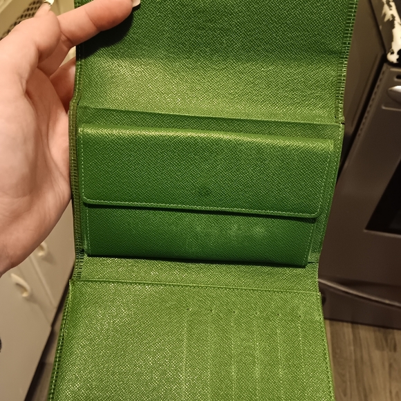 LV EPI WALLET - Picture 3 of 8